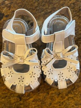 New Girls US 8.5 Toddler sandal shoes w Bow Beige 25
